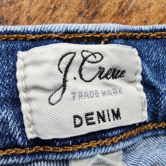 J.Crew Trademark Light Wash Denim Rolled Shorts Size 29 - Picture 3 of 10